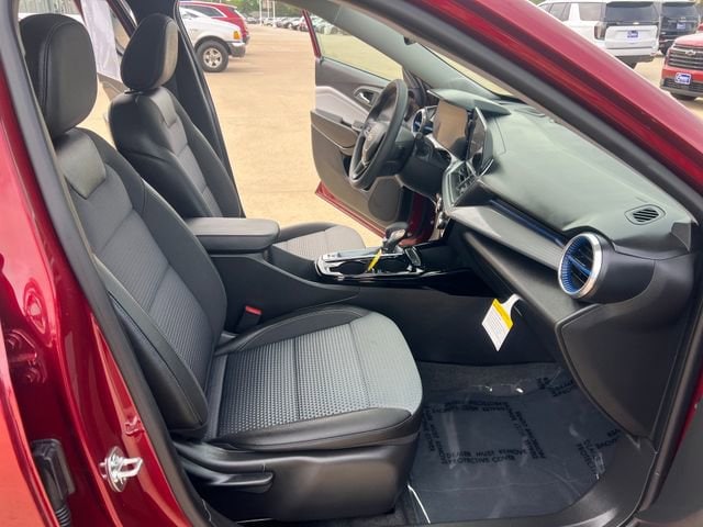 2025 Chevrolet Trax LT - Photo 14