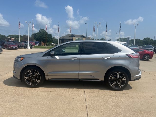 2023 Ford Edge ST photo 4