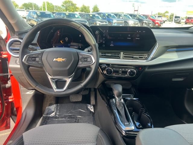 2024 Chevrolet Trax LT - Photo 18