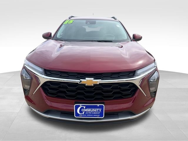 2025 Chevrolet Trax LT - Photo 10