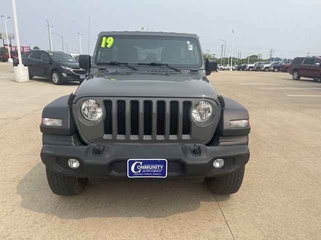 Used 2019 Jeep Wrangler Unlimited Sport with VIN 1C4HJXDN2KW609802 for sale in Cedar Falls, IA