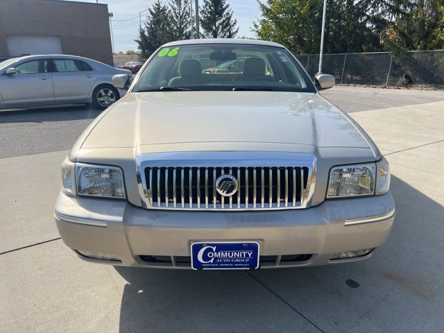2006 Mercury Grand Marquis LS photo 2