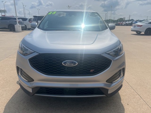 2023 Ford Edge ST photo 2