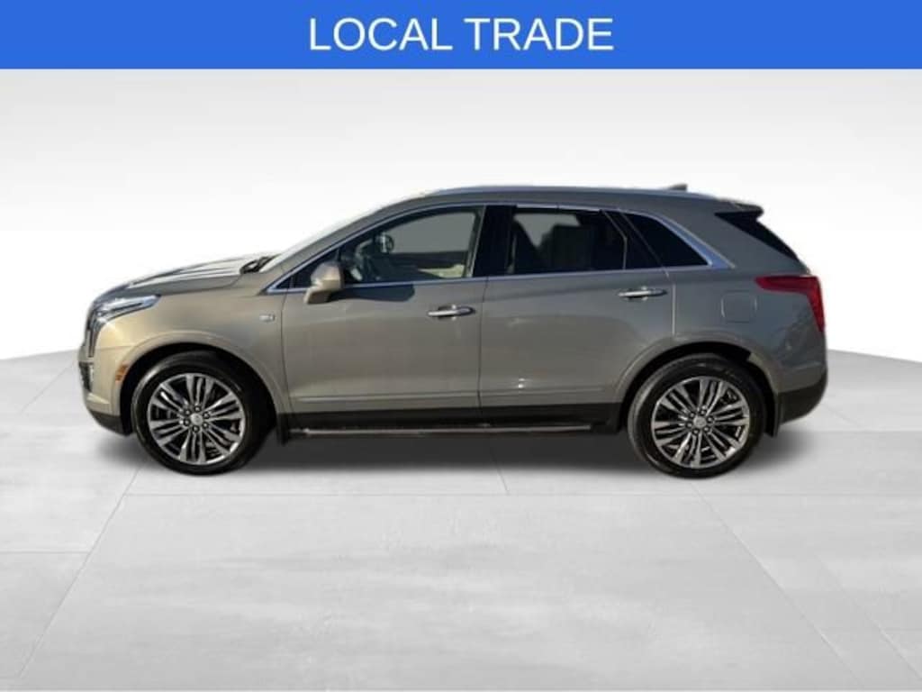 Used 2017 CADILLAC XT5 Premium Luxury FWD SUV