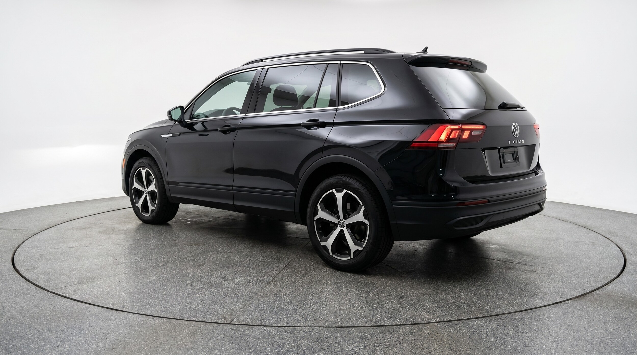 Thumbnail: 2026 Volkswagen Tiguan - 5