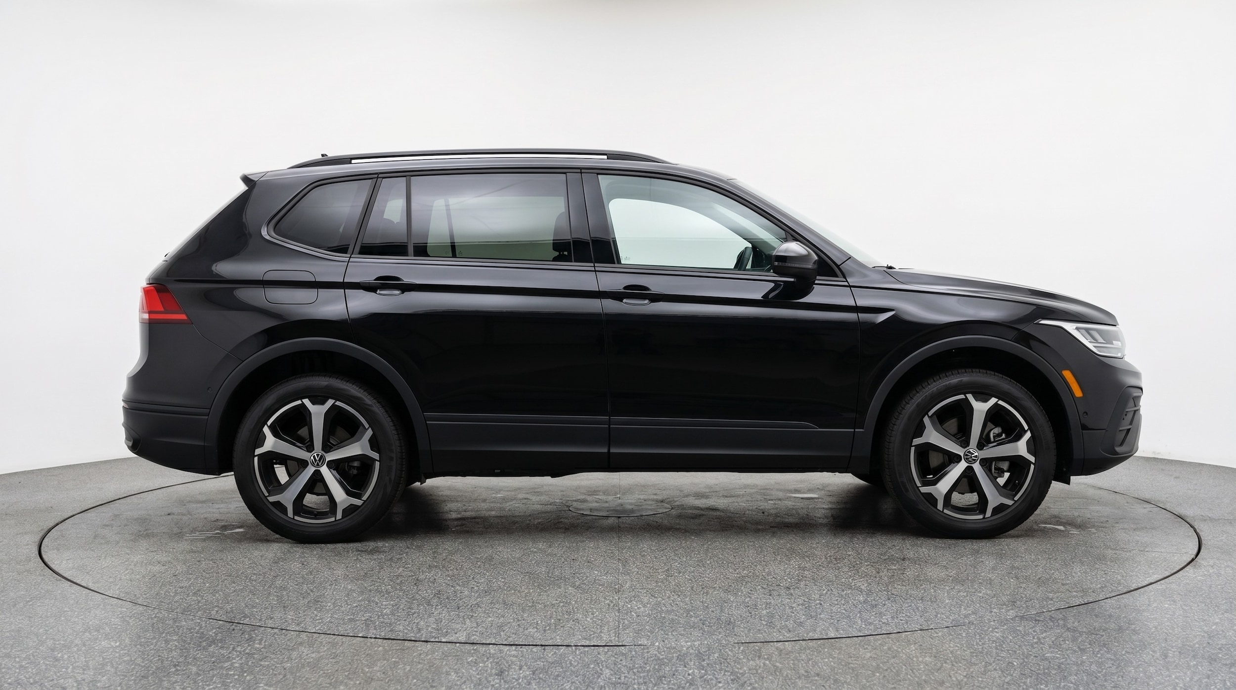 Thumbnail: 2026 Volkswagen Tiguan - 8