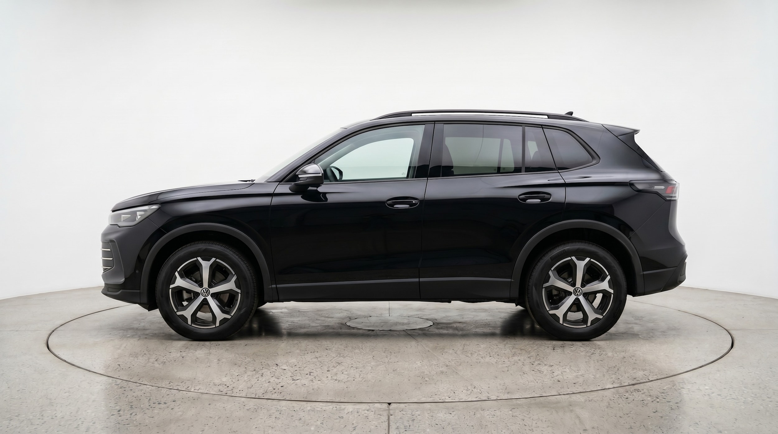 Thumbnail: 2026 Volkswagen Tiguan - 4
