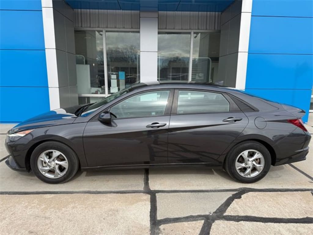 Used 2022 Hyundai Elantra SE