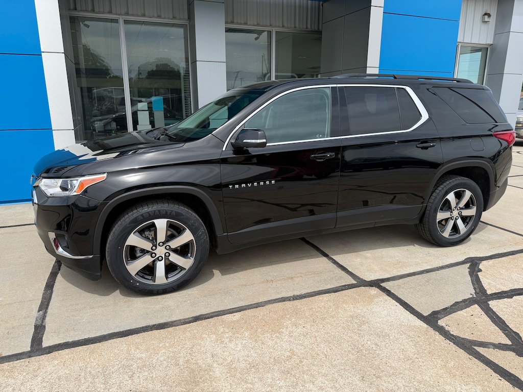 Used 2021 Chevrolet Traverse LT Leather SUV