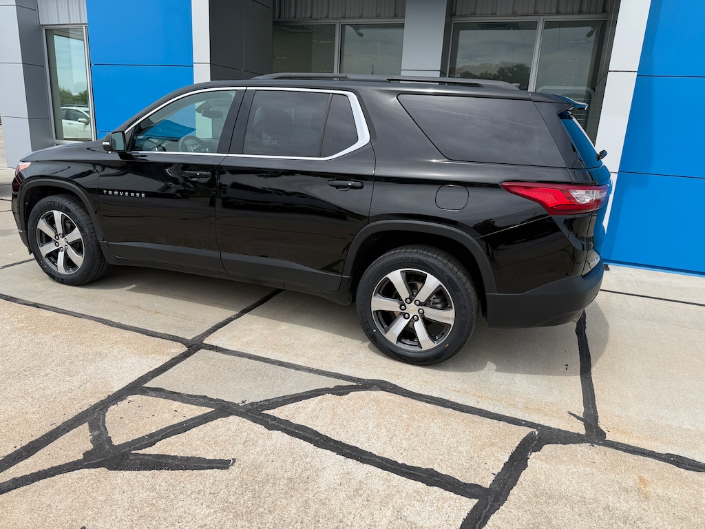 Used 2021 Chevrolet Traverse LT Leather SUV