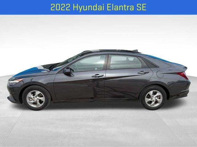 Used 2022 Hyundai Elantra SE with VIN 5NPLL4AGXNH055928 for sale in Concordia, KS