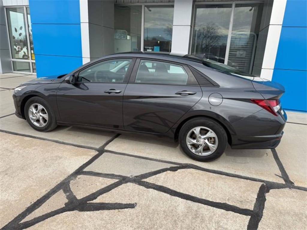 Used 2022 Hyundai Elantra SE