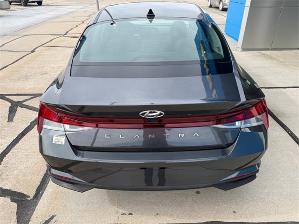 Used 2022 Hyundai Elantra SE
