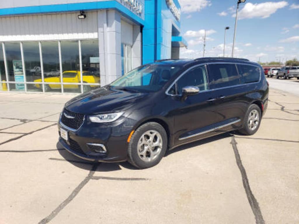 Used 2023 Chrysler Pacifica Limited