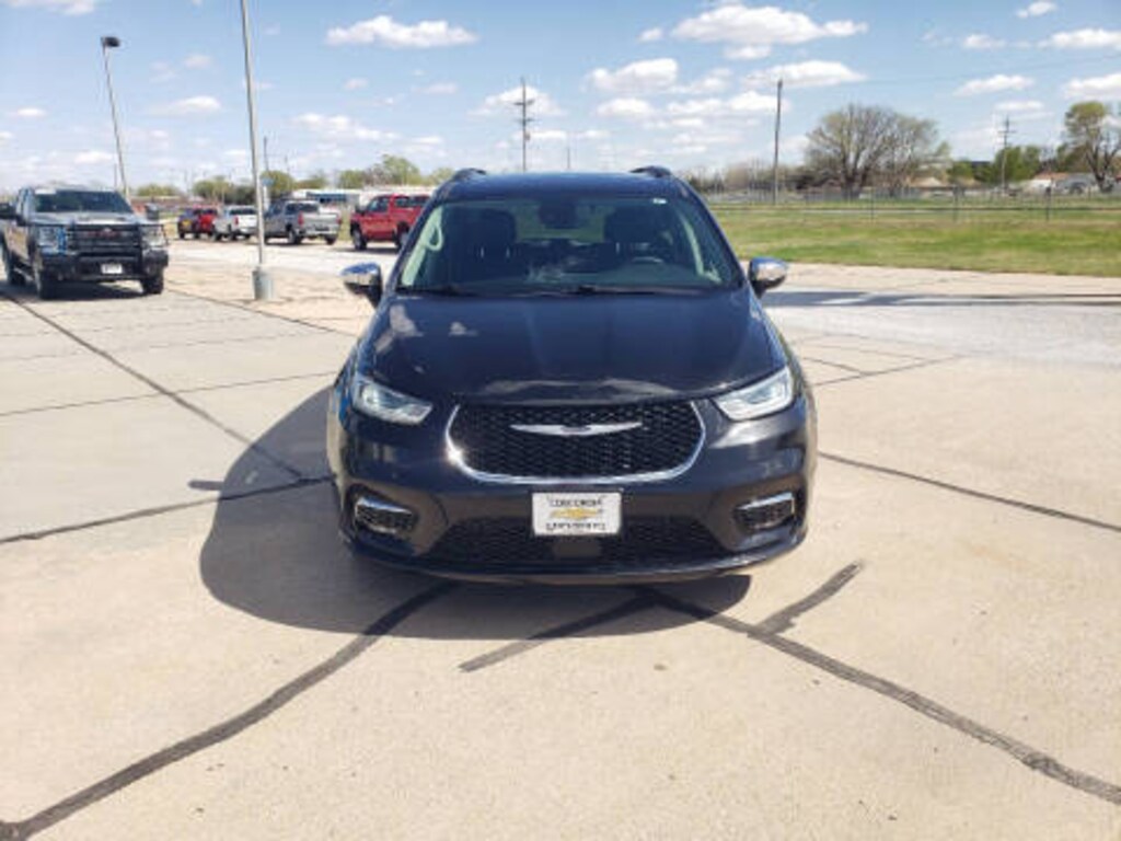 Used 2023 Chrysler Pacifica Limited