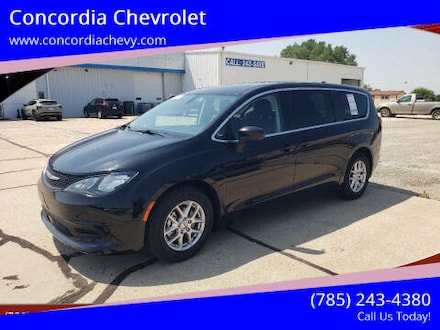 2022 Chrysler Voyager LX 2022 Chrysler Voyager LX