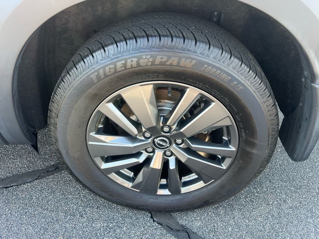 2022 Nissan Pathfinder SV - Photo 9