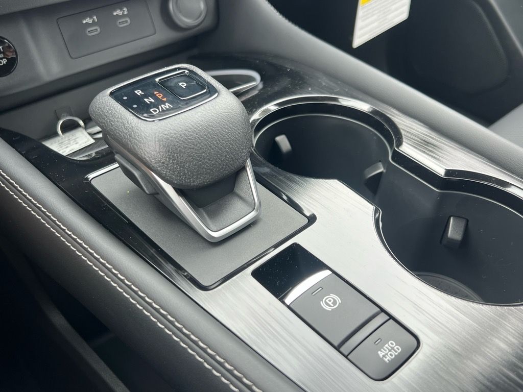 2025 Nissan Rogue Platinum - Photo 12