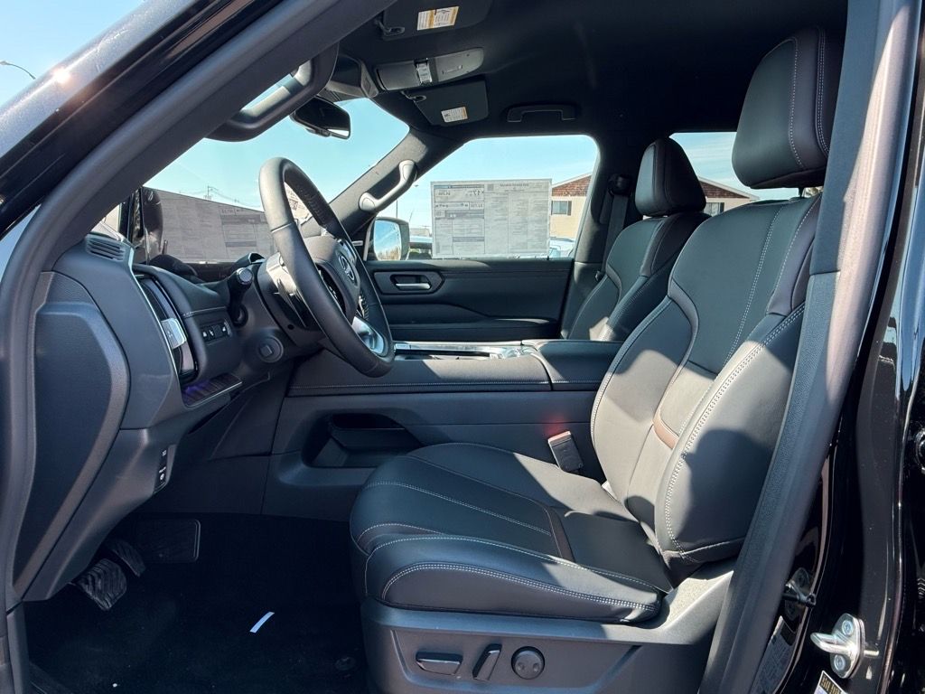 2025 Nissan Armada SL - Photo 17