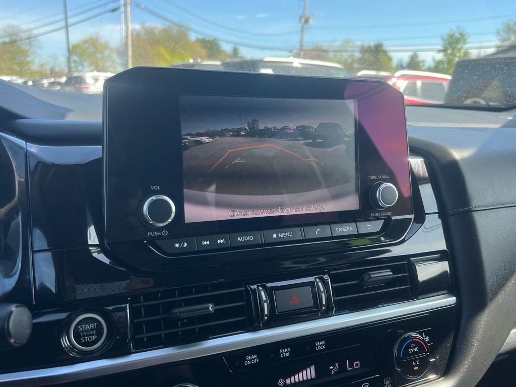 2022 Nissan Pathfinder SV - Photo 16