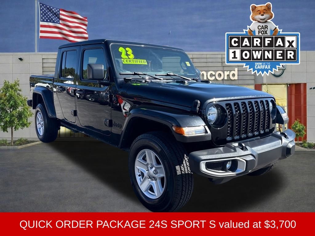 2023 Jeep Gladiator Sport S's photo