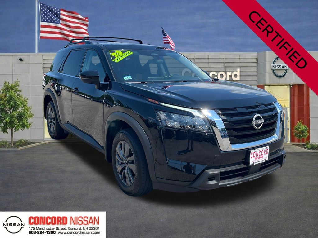 2023 Nissan Pathfinder SV