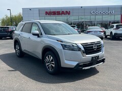 2025 Nissan Pathfinder SL SUV