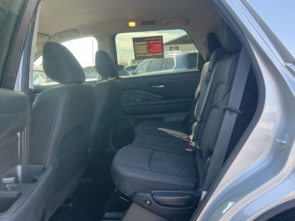 2022 Nissan Pathfinder SV - Photo 10