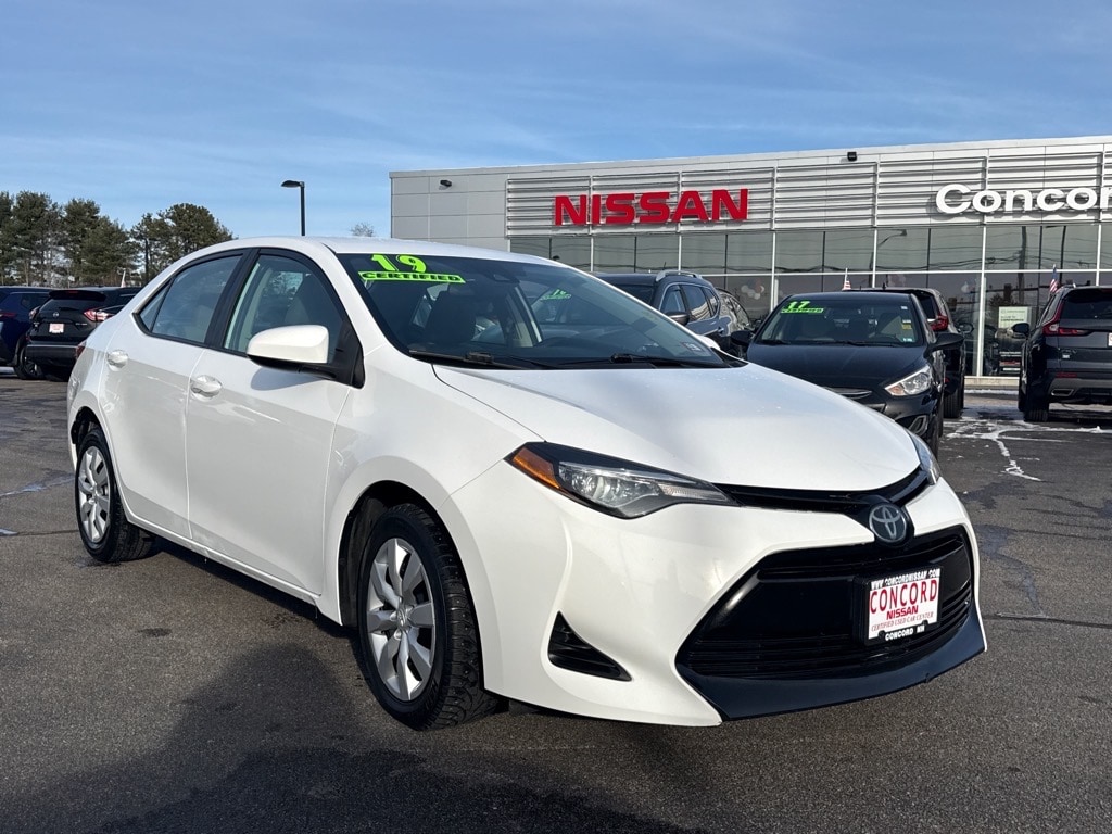 2019 Toyota Corolla LE's photo