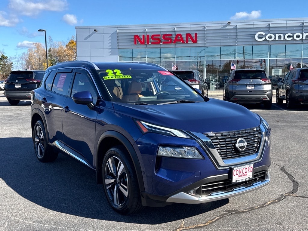 2022 Nissan Rogue Platinum's photo