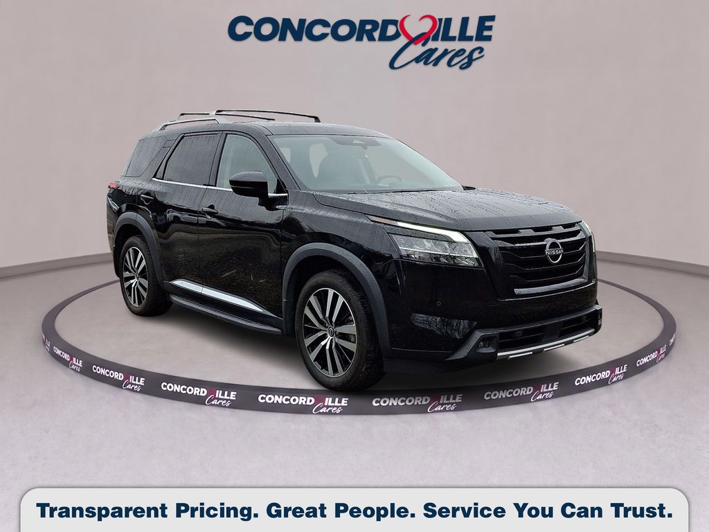2023 Nissan Pathfinder Platinum 2WD's photo