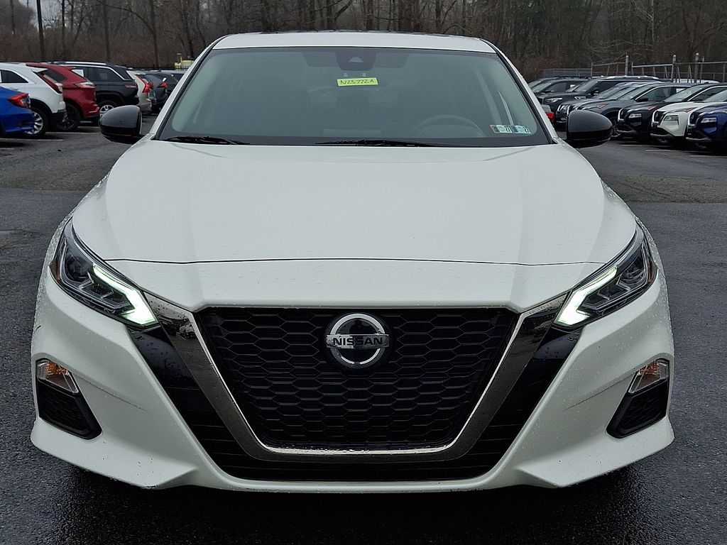 2020 Nissan Altima 2.5 SR photo 2