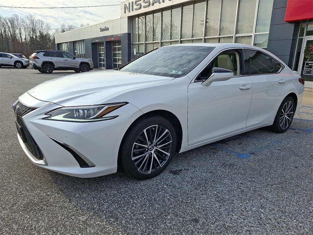 2024 Lexus ES 250 Premium photo 3