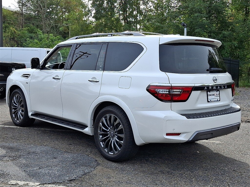 2022 Nissan Armada Platinum photo 2