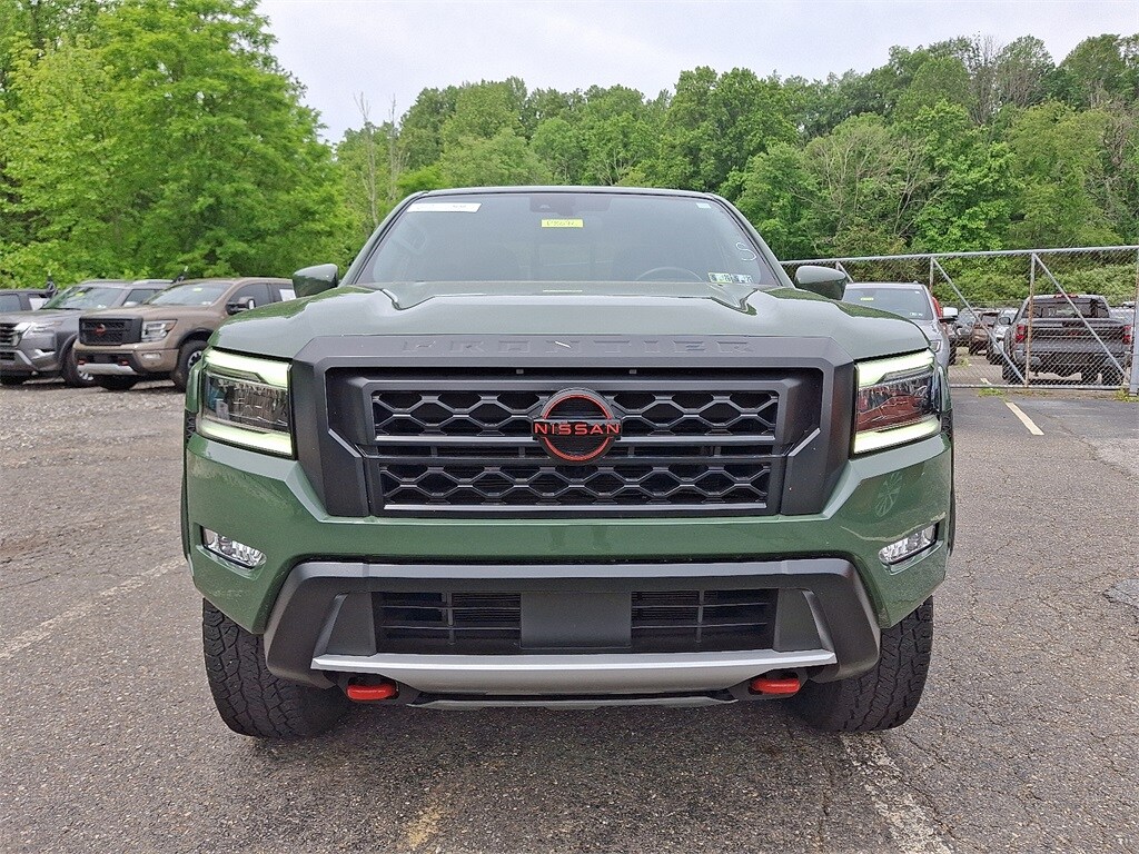 2023 Nissan Frontier PRO-4X photo 2