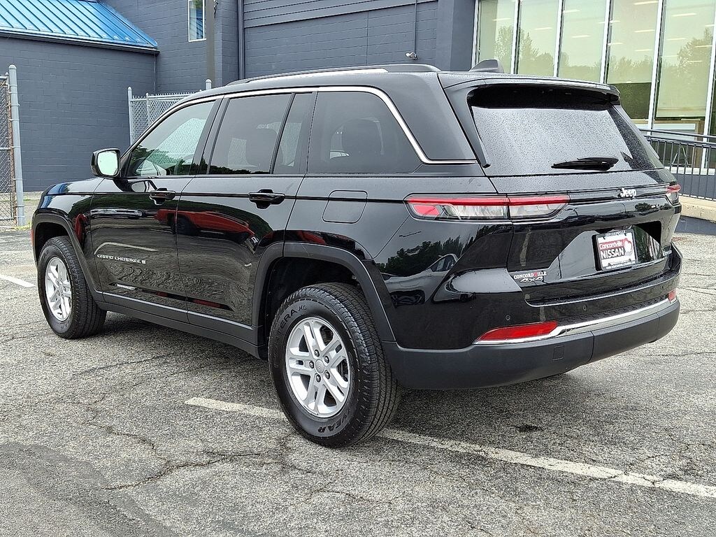 Used 2023 Jeep Grand Cherokee Laredo SUV