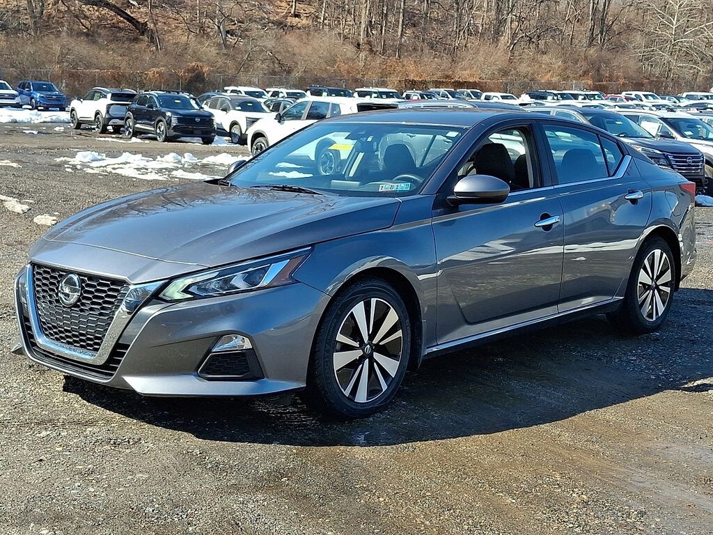 Used 2022 Nissan Altima 2.5 SV Sedan