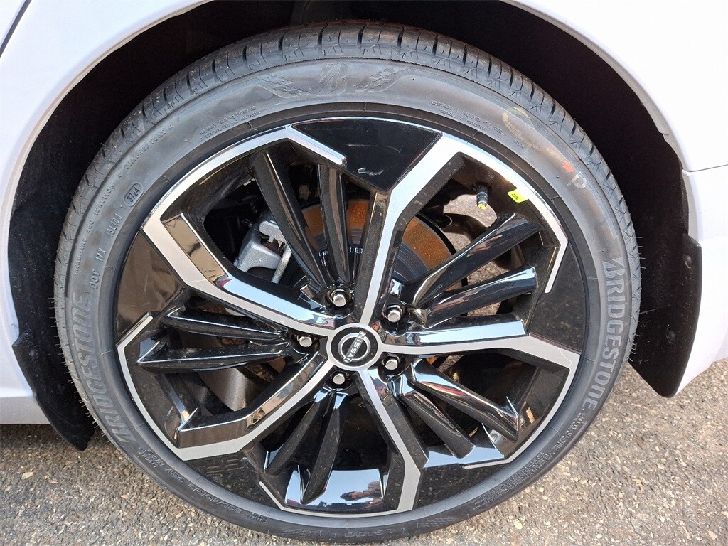 2025 Nissan Altima 2.5 SR photo 4