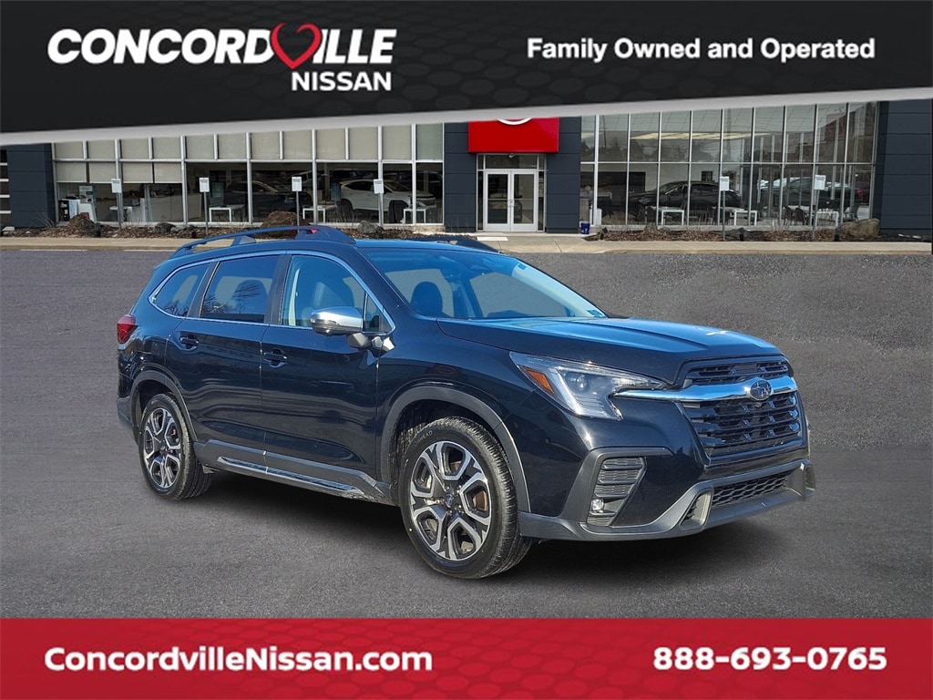 2023 Subaru Ascent Limited's photo