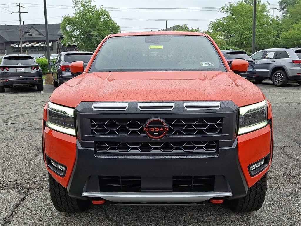 2025 Nissan Frontier PRO-4X photo 2