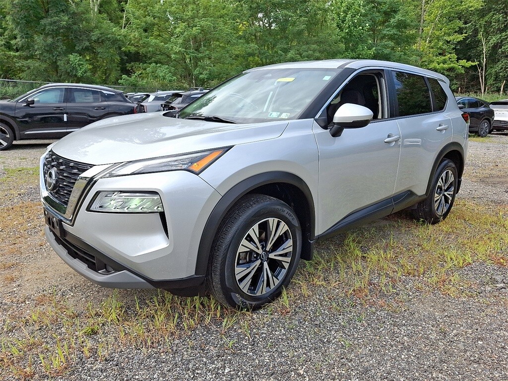 2022 Nissan Rogue SV photo 3