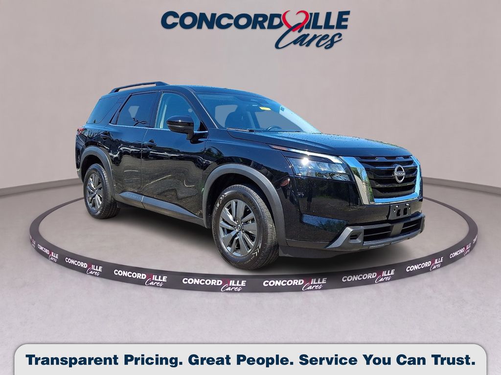 2025 Nissan Pathfinder SV 4WD's photo