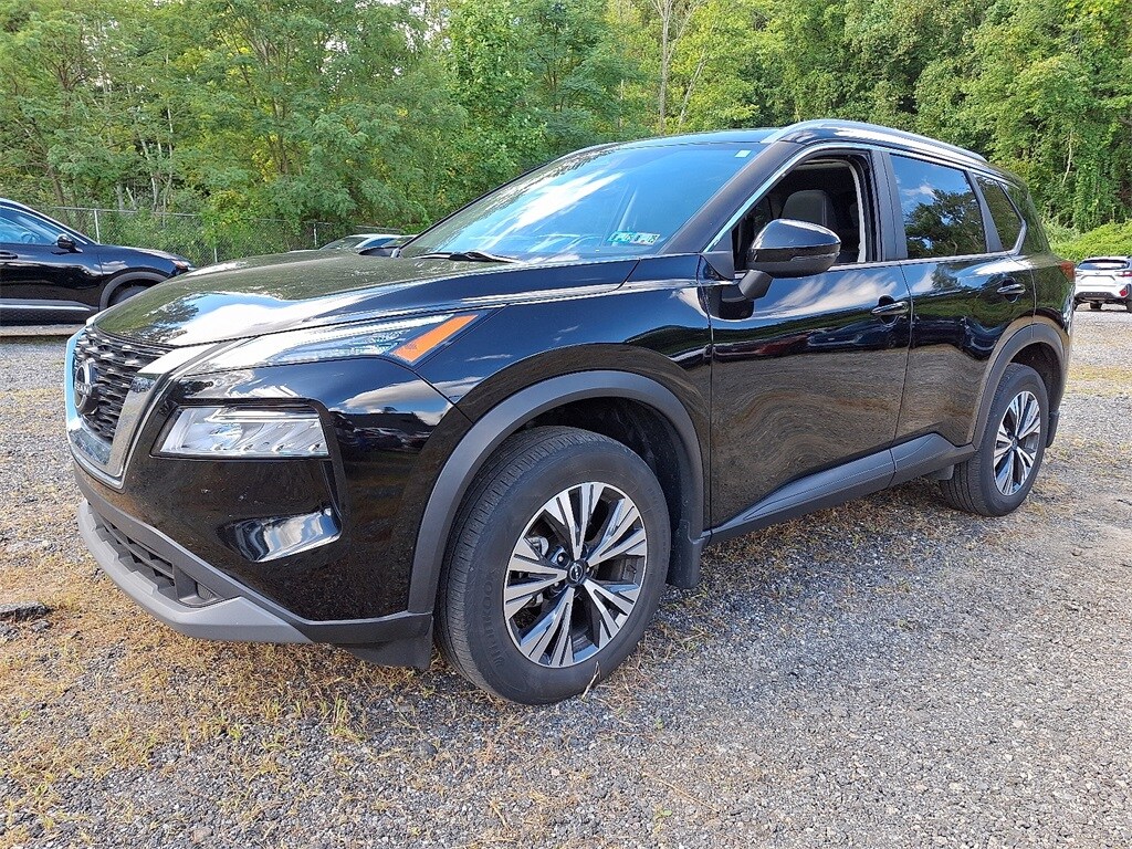 2022 Nissan Rogue SV photo 3