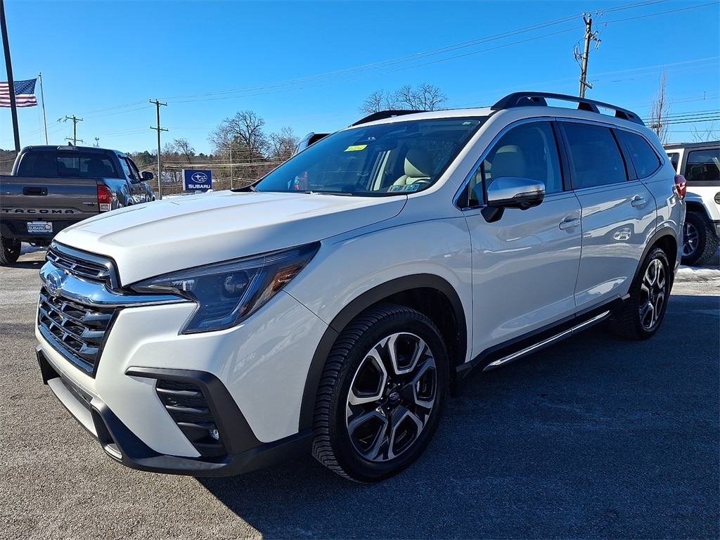 2023 Subaru Ascent Limited photo 3