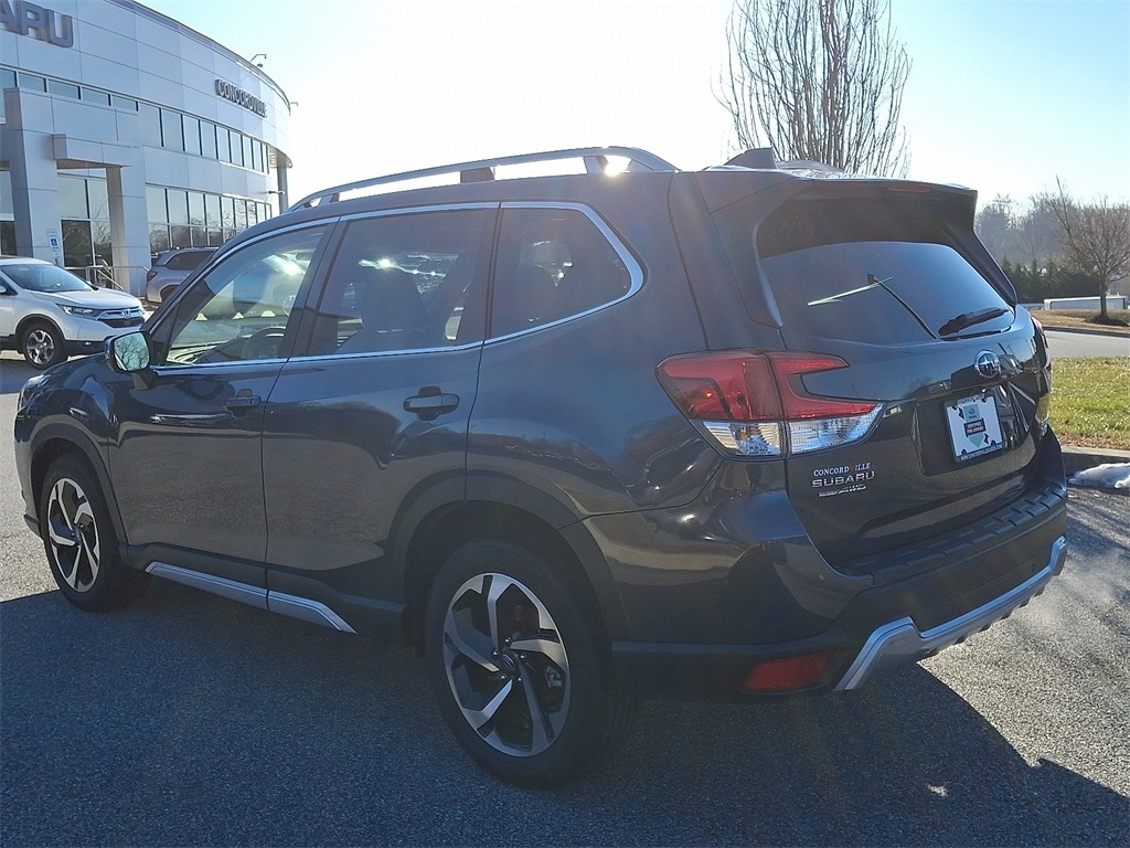 2022 Subaru Forester Touring photo 4
