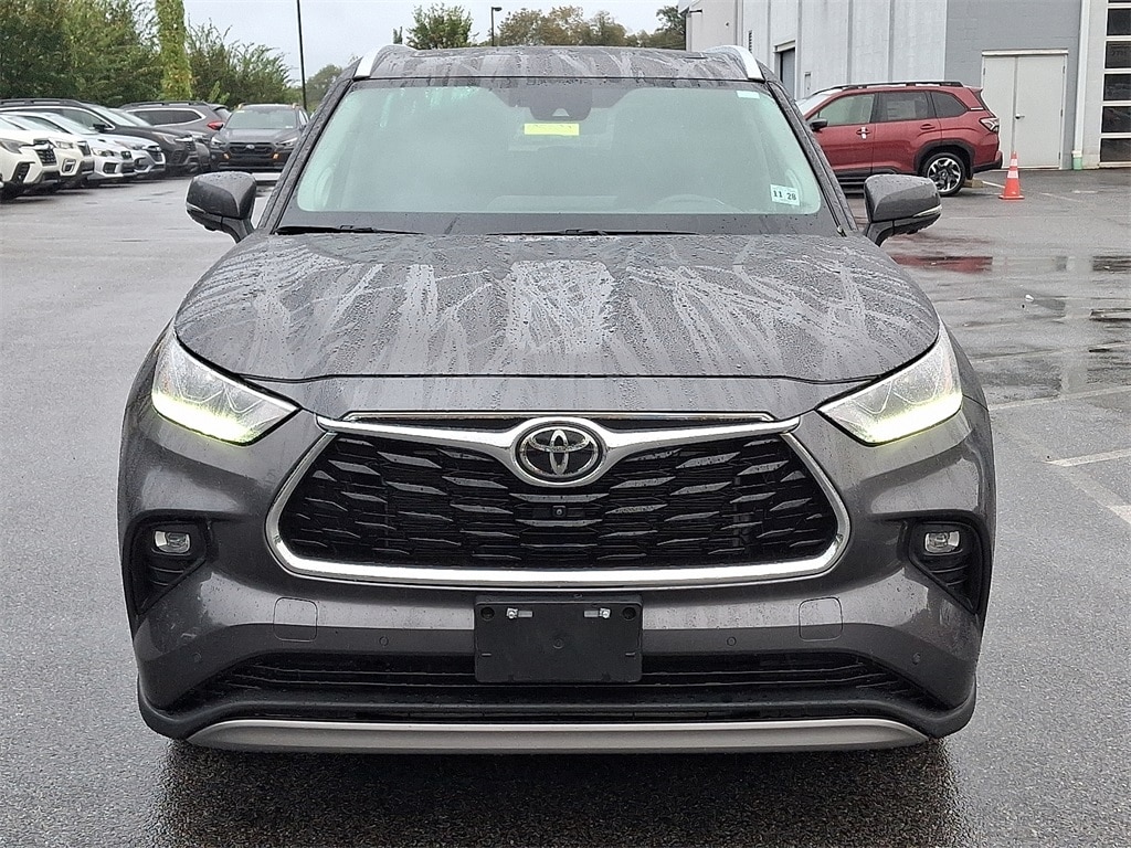 Used 2023 Toyota Highlander Platinum SUV