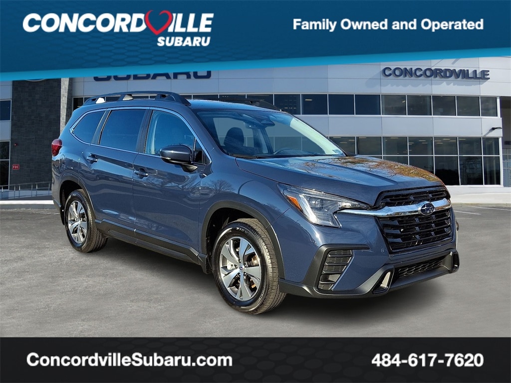 2025 Subaru Ascent Premium's photo