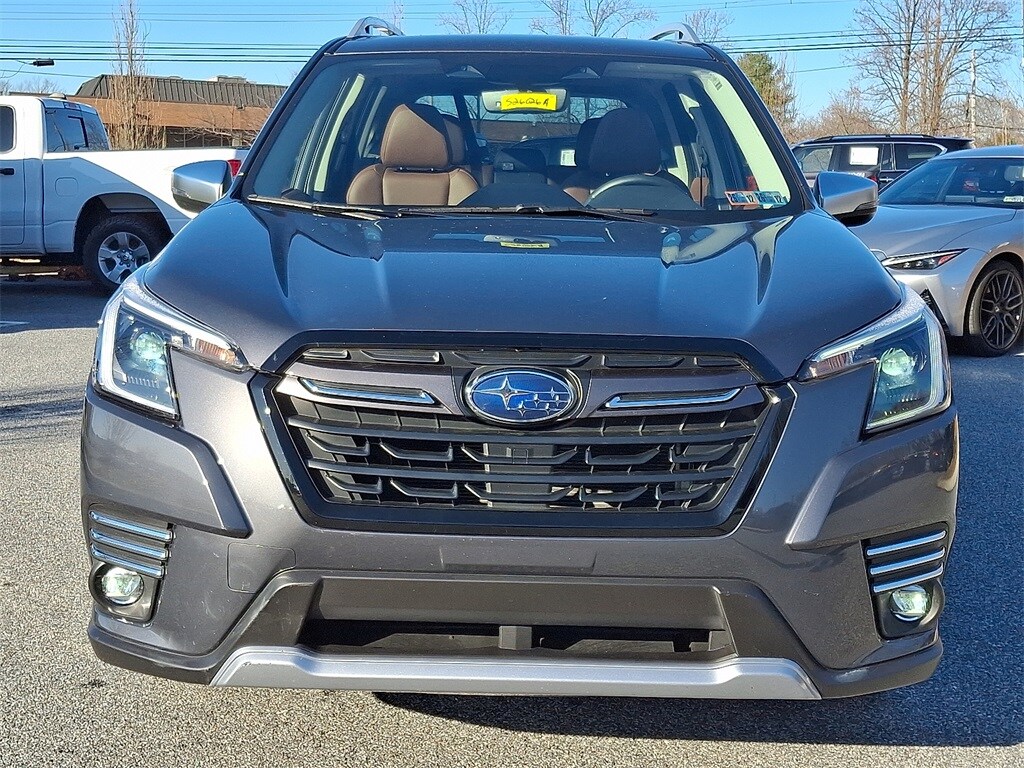 2022 Subaru Forester Touring photo 2