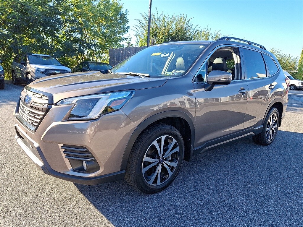 2022 Subaru Forester Limited photo 3