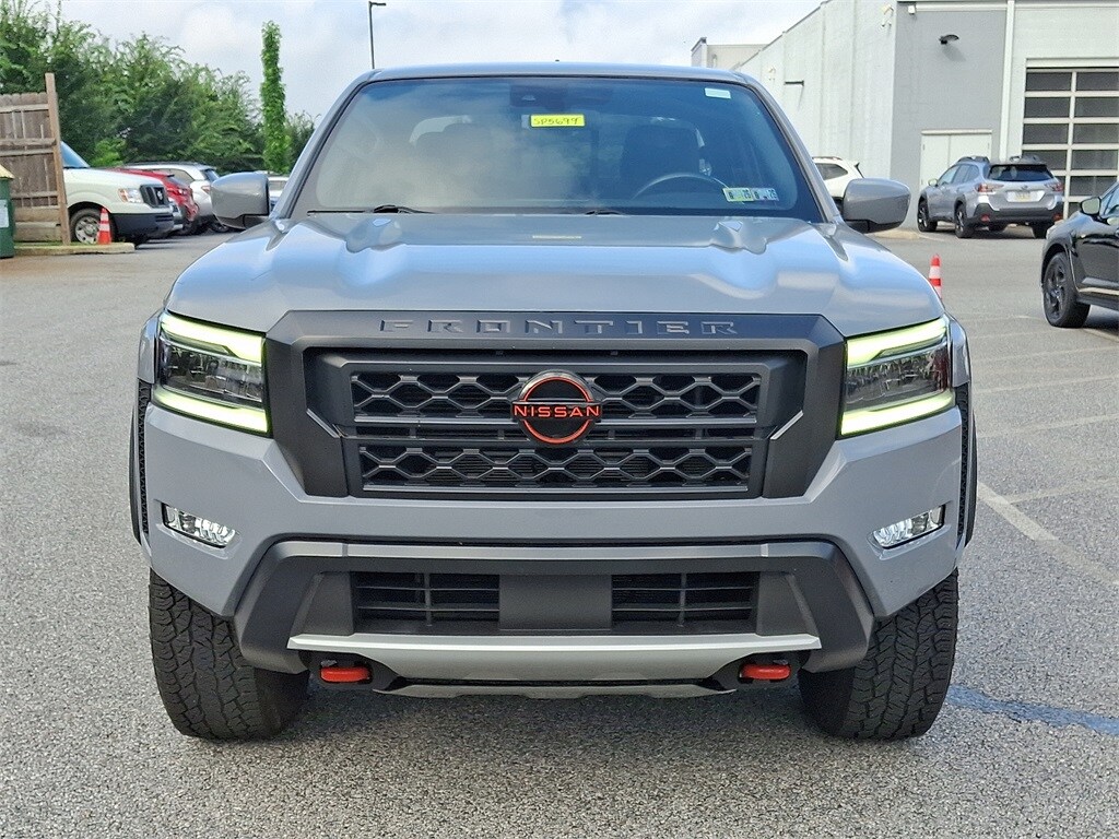 2022 Nissan Frontier PRO-4X photo 2